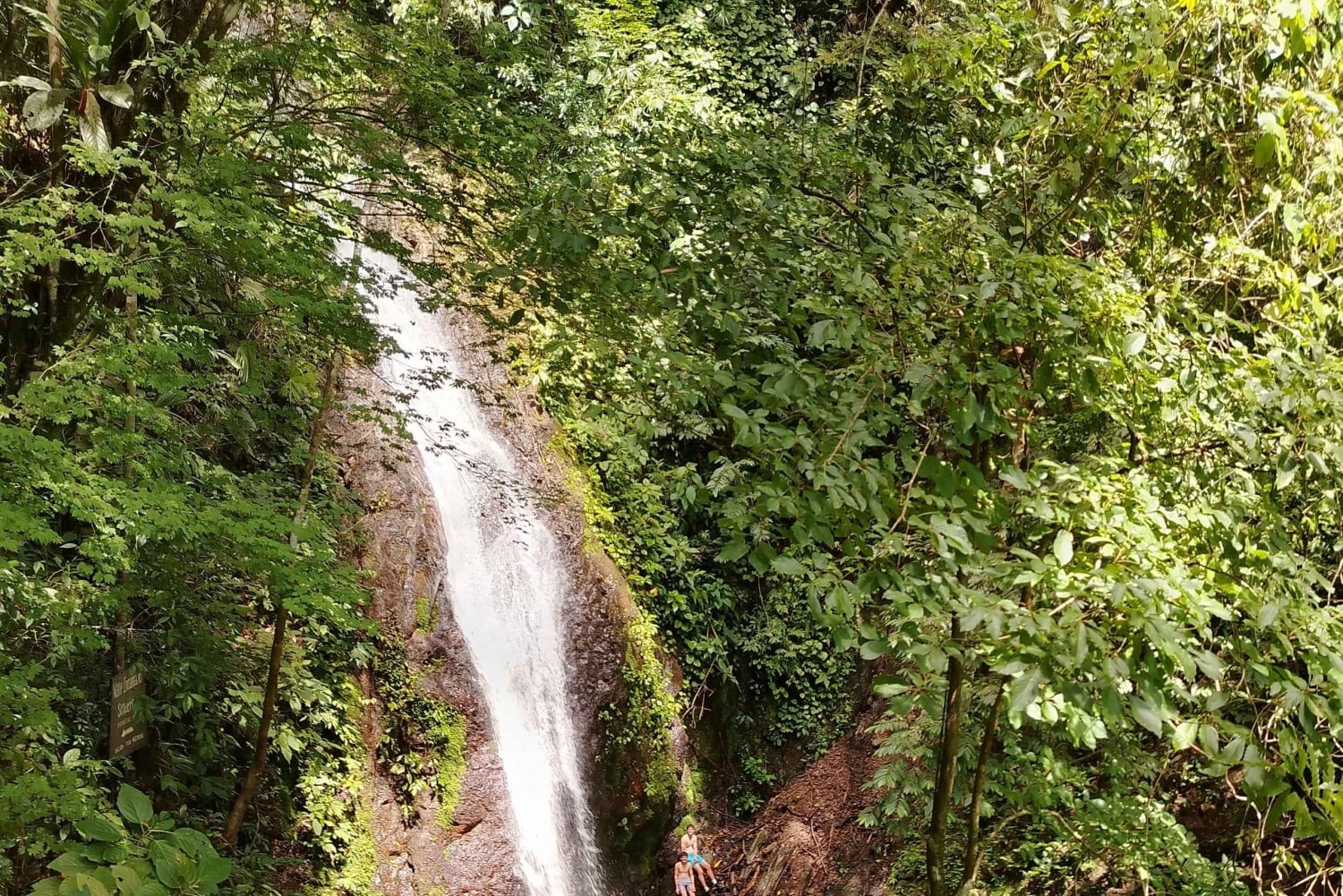 Escursione a 10 cascate a Jacó con pranzo incluso