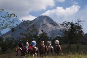 Paardrijden naar de Arenal Vulkaan