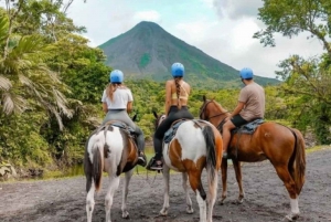 Randonnée à cheval vers le volcan Arenal