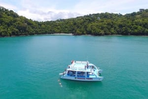 Iguana Catamaran Tour & Snorkleing