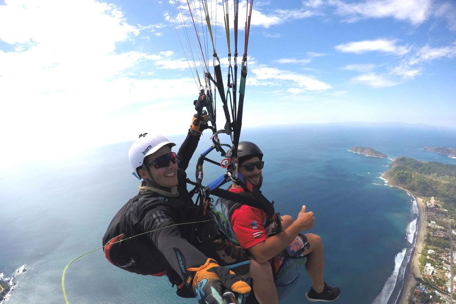 Jaco: Tandemparaglidingvlucht van 1500 ft met uitzicht op het strand