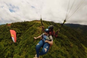 Jaco: Tandemparaglidingvlucht van 1500 ft met uitzicht op het strand