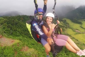 Jaco: Tandemparaglidingvlucht van 1500 ft met uitzicht op het strand