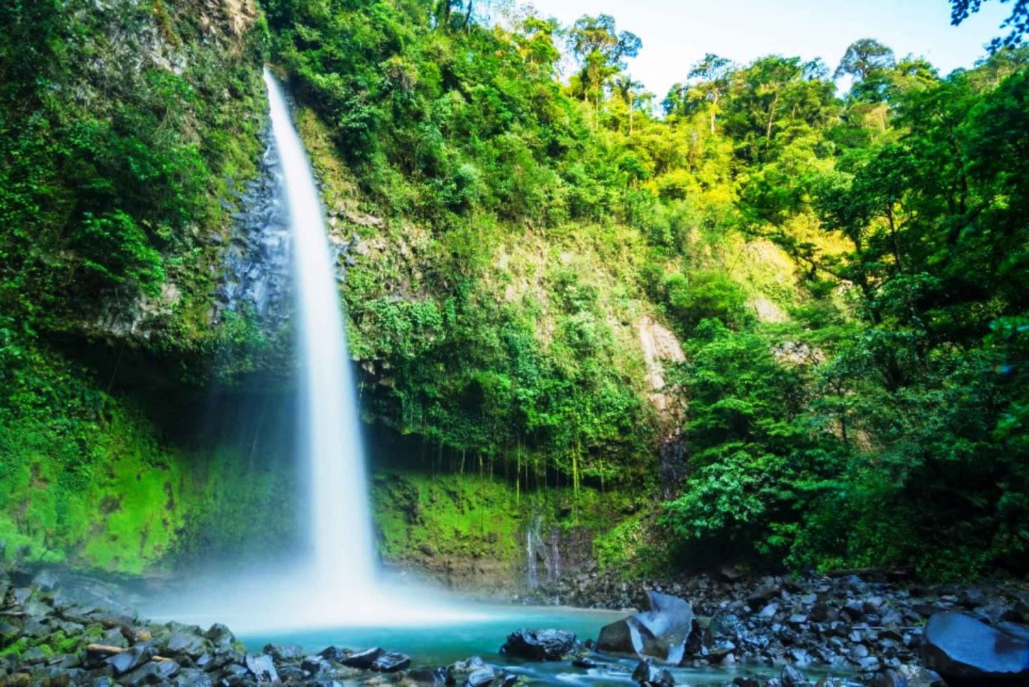 Jaco Arenal Volcano, Fortuna Waterfall, & Hot Springs Tour in Costa Rica