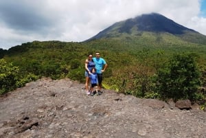 Jaco: Arenal Vulkan, Fortuna Wasserfall und heiße Quellen Tour