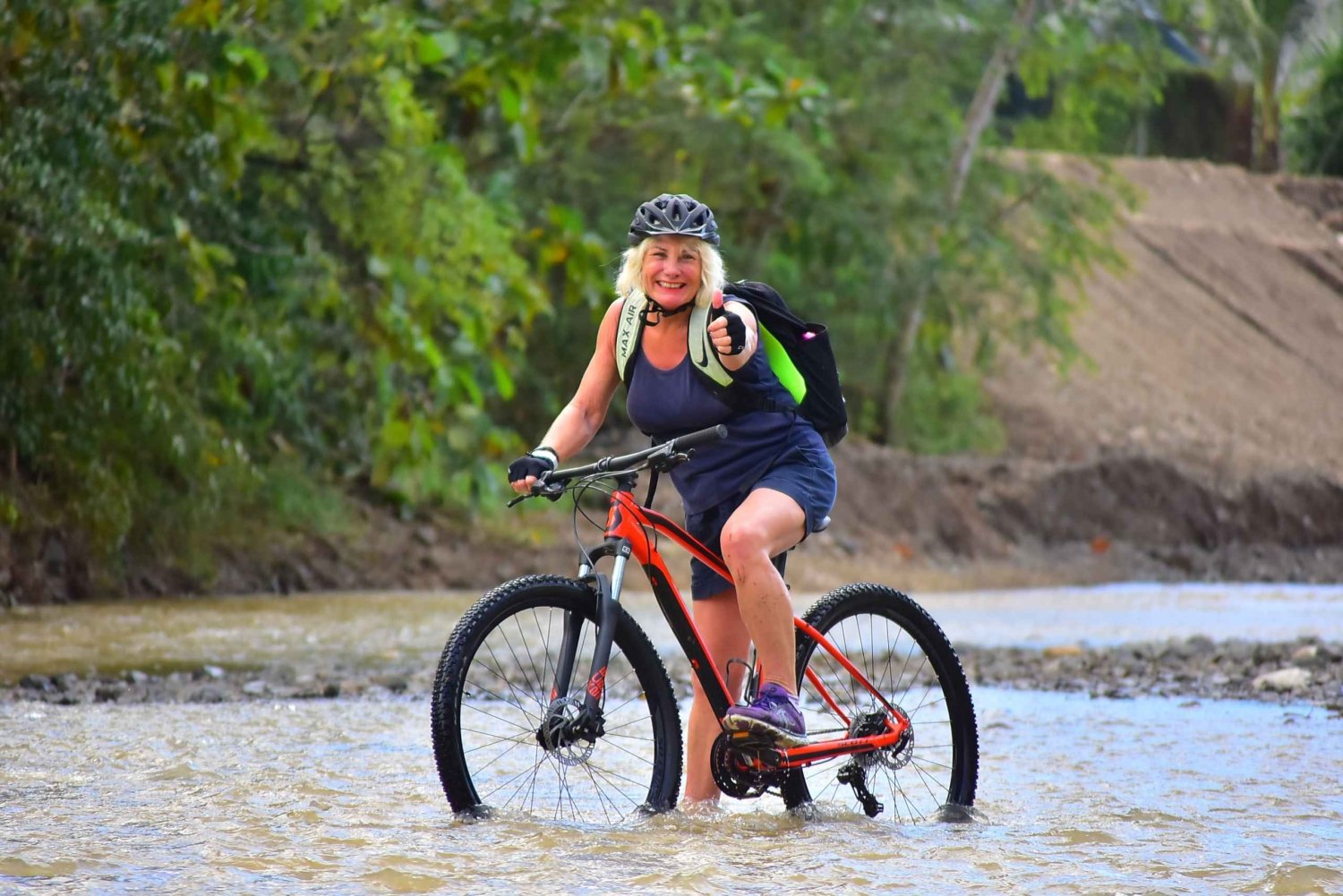 Jaco Beach: tour in mountain bike della giungla e delle cascate
