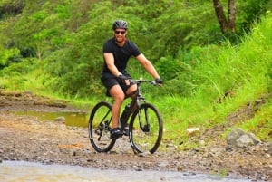 Jaco Beach: Mountainbike-tur i djungel och vattenfall