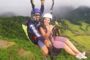 Jaco: voo de parapente sobre a floresta tropical