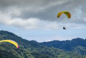 Jaco: voo de parapente sobre a floresta tropical