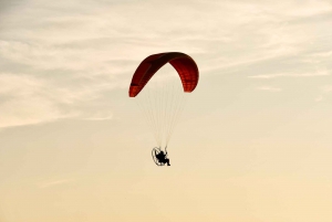 Jaco; Maaginen auringonlaskun paragliding-lento