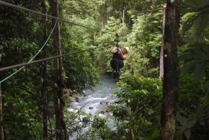 Katira: äventyrs tur med tubing och zipline i Rio Celeste