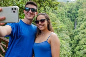 La Fortuna: 12 Canopy Zip Lines en boswandeling met gids
