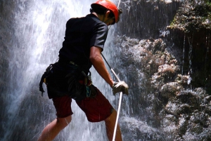 La Fortuna: canyoning dell'Arenal Lost Canyon e rafting sul Rio Balsa