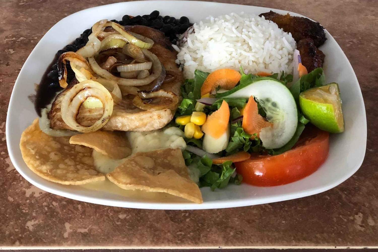 La Fortuna: Excursión al Volcán Arenal y Cataratas con Almuerzo