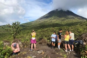 La Fortuna: Arenal-vulkanen og fossen tur med lunsj