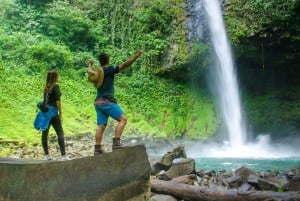 La Fortuna: Arenal-vulkanen og fossen tur med lunsj