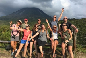 La Fortuna: Excursión al Volcán Arenal y Cataratas con Almuerzo