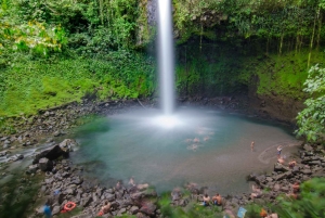 La Fortuna: Excursión al Volcán Arenal y Cataratas con Almuerzo