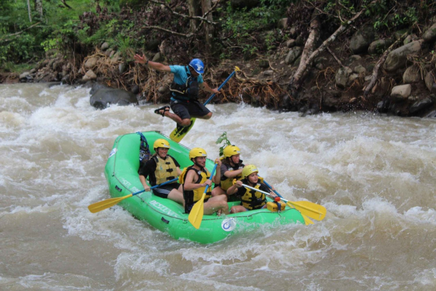 La Fortuna: Canyoning and River Rafting Tour with Lunch