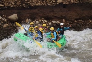 La Fortuna: tour di canyoning e rafting sul fiume con pranzo