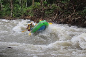 La Fortuna: Canyoning und River Rafting Tour mit Mittagessen