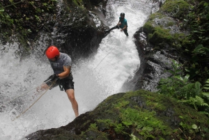 La Fortuna: Canyoning i rafting z lunchem