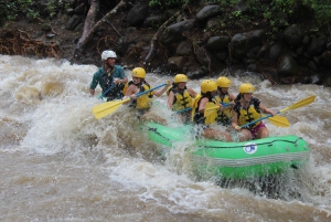 La Fortuna: Canyoning and River Rafting Tour with Lunch