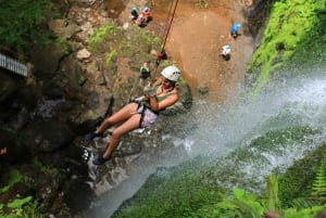 Excursão combinada La Fortuna Costa Rica Canyoning e Rafting