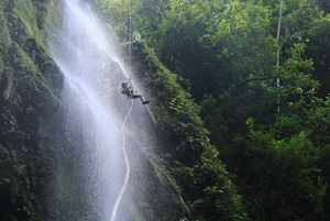 Wycieczka łączona La Fortuna Costa Rica z kanionem i raftingiem