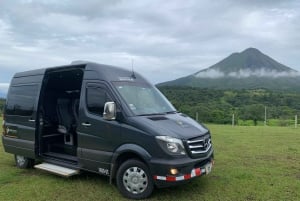 アレナルのフォルトゥナ：湖を越えてモンテベルデへ