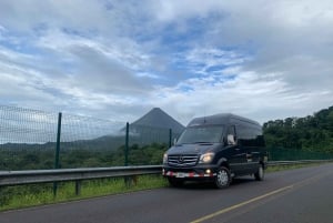 アレナルのフォルトゥナ：湖を越えてモンテベルデへ