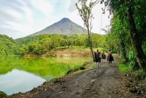 La Fortuna: begeleide paardrijervaring en rondleiding