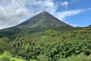 La Fortuna: Half-Day Arenal Volcano Hike