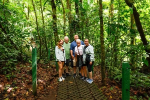La Fortuna: Hangbruggen en Zip Line Tour met Lunch