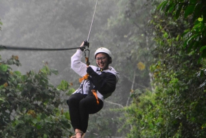 La Fortuna: Hangbruggen en Zip Line Tour met Lunch