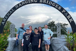 La Fortuna: Hangbruggen en Zip Line Tour met Lunch
