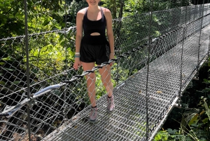 La Fortuna: Hangbruggen en Zip Line Tour met Lunch