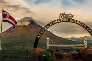 La Fortuna: Hanging Bridges, Arenal Volcano og Falls Tour