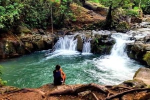 La Fortuna: Private Yoga Class on Rainforest River Platform