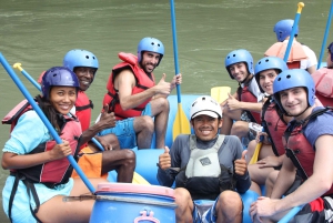 La Fortuna: Rafting Pacuare y Traslado a SJO o Puerto Viejo