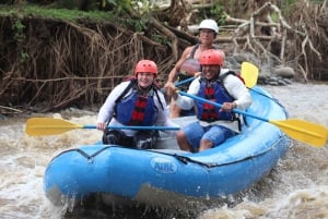 Excursão de rafting no rio Arenal com almoço costarriquenho