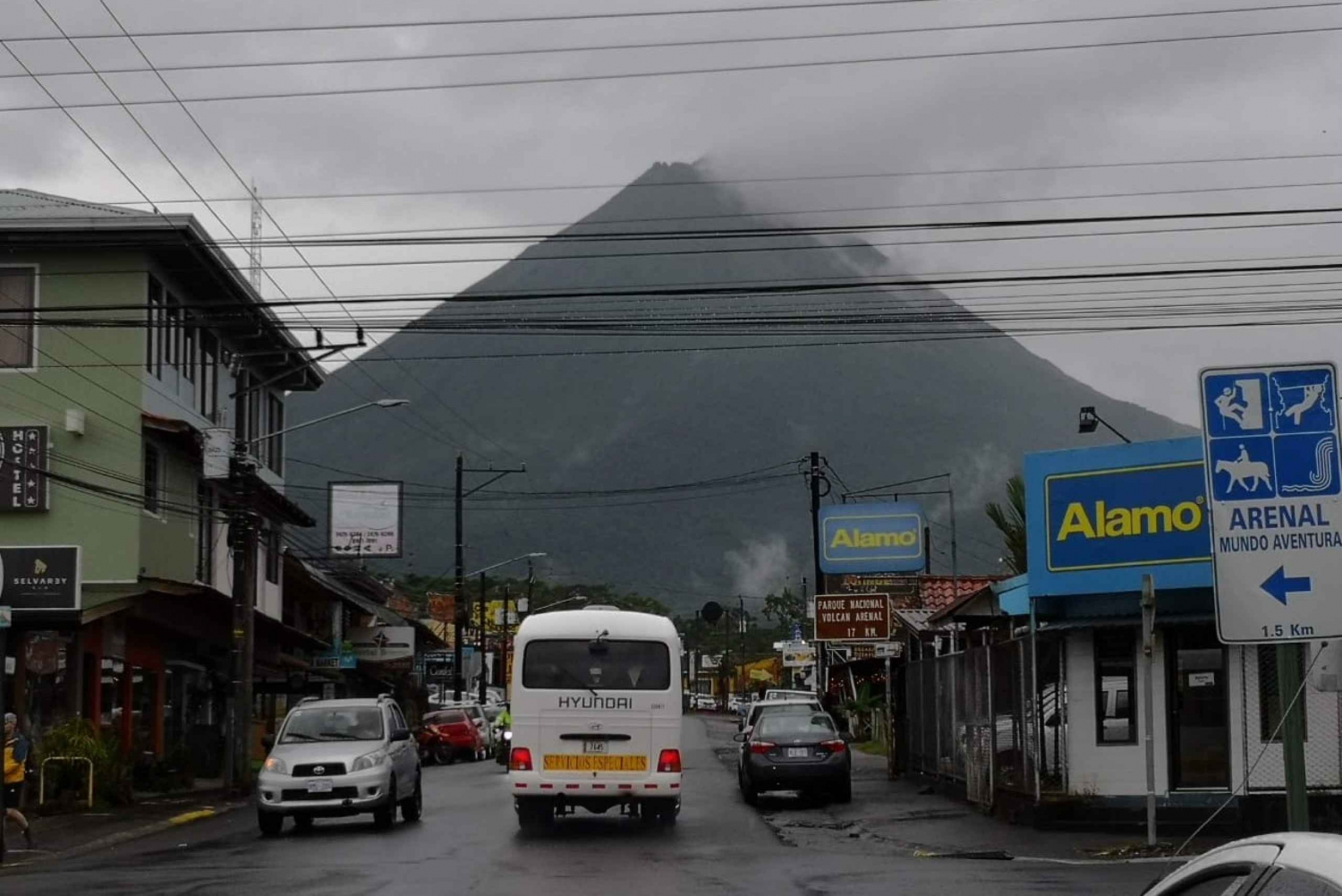 La Fortuna: Transferência panorâmica para Monteverde via Lago Arenal