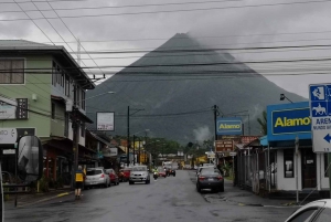 La Fortuna: Transfer till Monteverde via Arenal-sjön