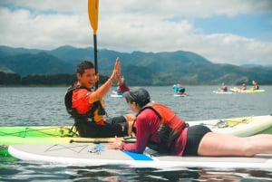 La Fortuna: surf de remo en el lago Arenal