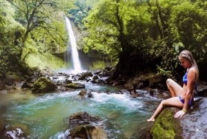 La Fortuna : visite de la cascade, du volcan Arenal et des sources chaudes