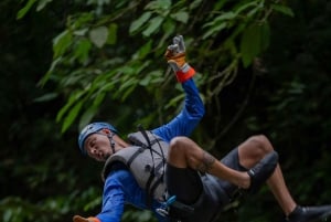 La Fortuna: Rappelling van watervallen en rivierplezier met lunch