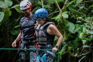 La Fortuna: Rappelling van watervallen en rivierplezier met lunch