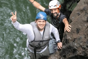 La Fortuna: Rappelling van watervallen en rivierplezier met lunch