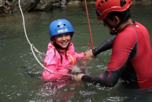 La Fortuna: Waterval Rappelling & Chocolade Tour met Lunch