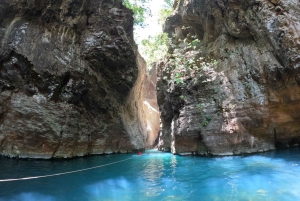 Liberia: La Leona Waterfall River Tubing